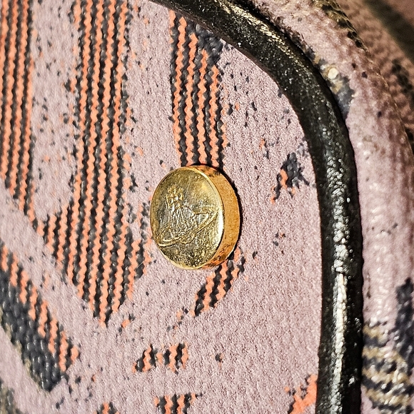 VIVIENNE WESTWOOD TOTE - Picture 9 of 15